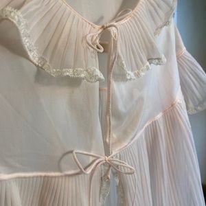 Vintage Pleated Sleepwear Jacket in Pink